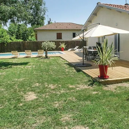 Three-bedroom Holiday In * Eymet