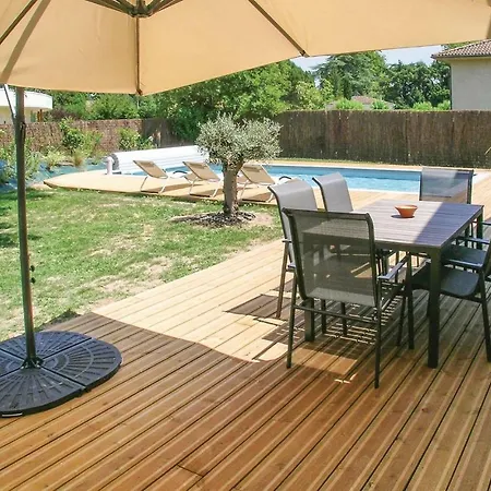 Three-bedroom Holiday In Semesterbostad Eymet