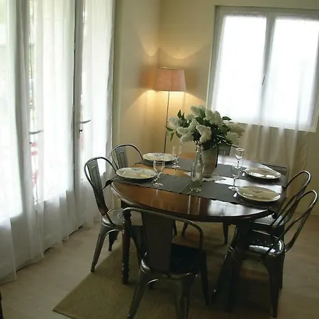 Semesterbostad Three-bedroom Holiday In